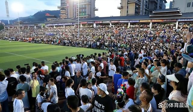这份青春已逝的遗憾感，既属于《昨日青空》，也属于每一场国产青春